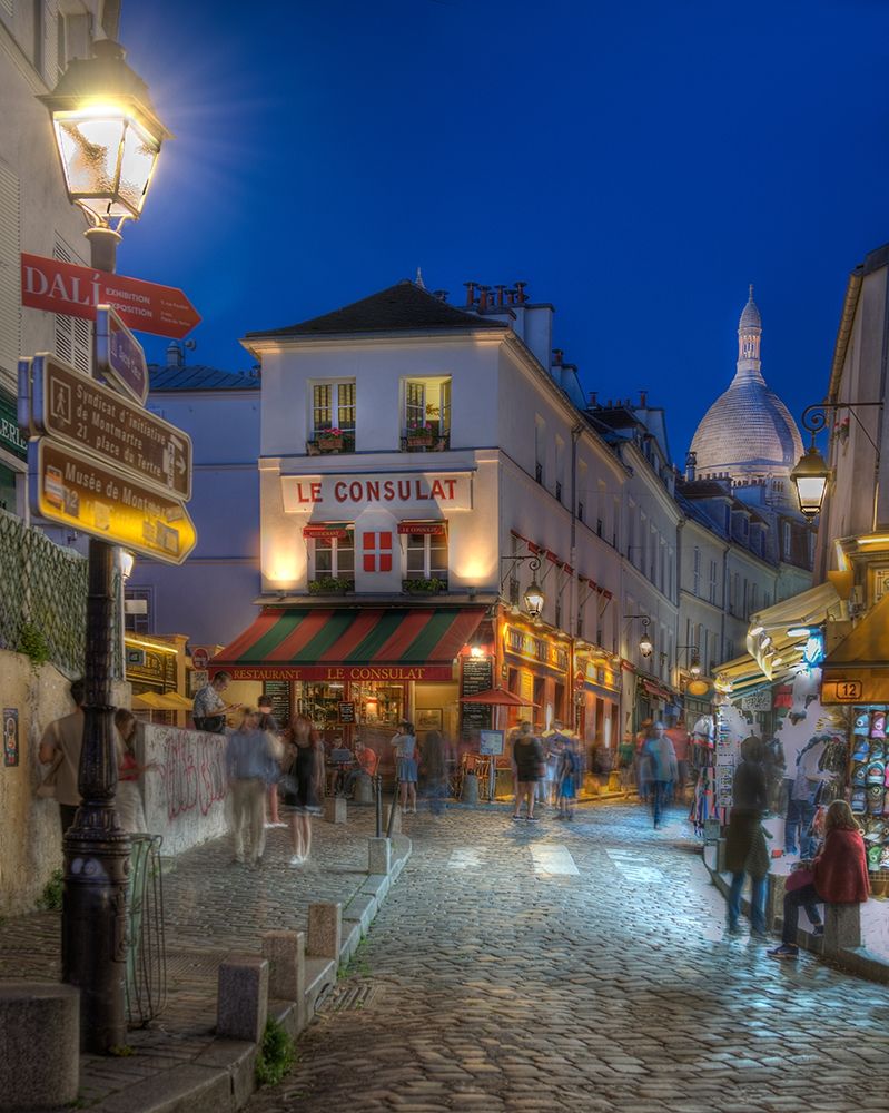 Night street scene in Montmartre district in Paris-France